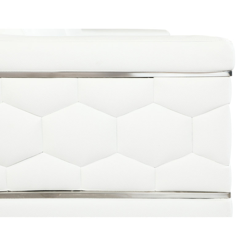 Structure en bois franc séché au four recouverte d'un canapé en cuir fleur blanc avec coussin en mousse