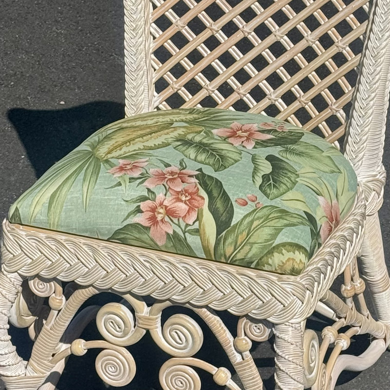 Chaise rembourrée Stennett, Brume jamaïcaine, Blanc délavé