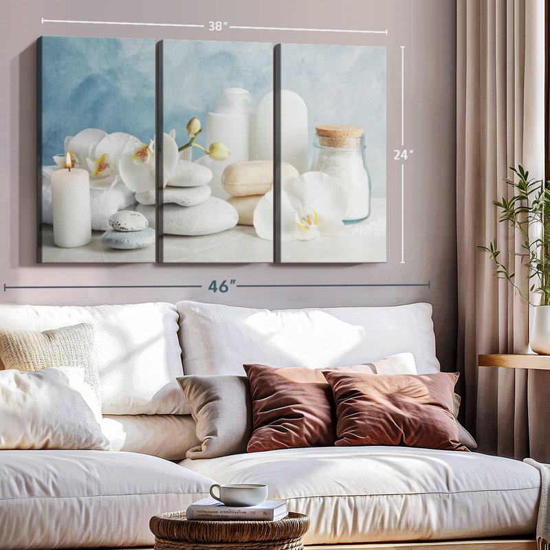 «White Spa Essentials», reproduction sur toile, H 24 po x l 38 po x P 1,25 po