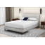 Grand lit tapissier avec 2 tables de chevet