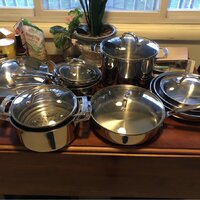 17pc STAINLESS STEEL COOKWARE SET, 3 PLY – Viking Cooking School