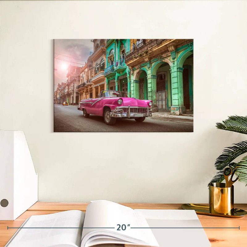 Voiture classique rose, H 8 po x l 12 po