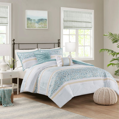 5-Piece Comforter Set King/Cal King / Cal King / King Size, King/Cal King Seersucker With Throw Pillows, Floral Design & Hypoallergenic Filling