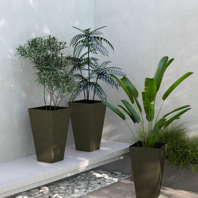 Grand pot à fleurs de 28 po, 3 grands pots en simili bois avec drainage. Pour l'extérieur, le jardin, le patio, l'intérieur. Brun foncé. Bacs à fleurs extérieurs empilables et design, pour la croissance des plantes