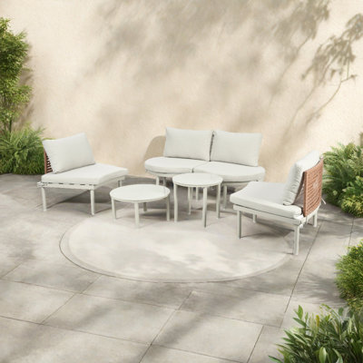 Ensemble de meubles de patio 6 pièces, canapé modulaire d'extérieur demi-lune avec 2 tables basses haute et basse, rotin en osier PE, verre trempé, 4 coussins et coussins, pour la cour, le jardin et la piscine
