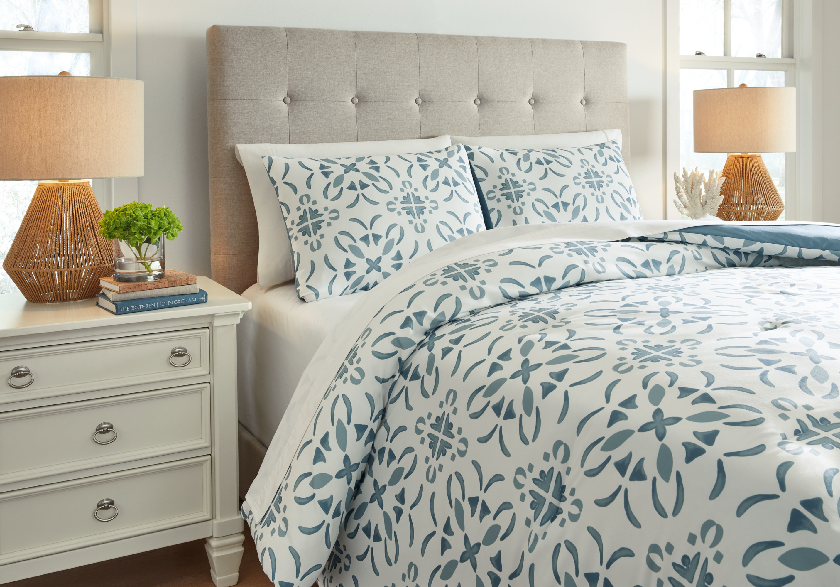  Nautica- Queen Bed Set, Casual Reversible Comforter