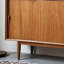 Buffet en teck de style simple et rétro-129019555