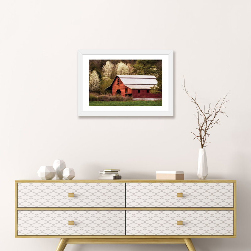Skylight Red Barn par Andy Amos - reproduction de photo, H 16 po x l 24 po x P 1 po, Papier encadré blanc