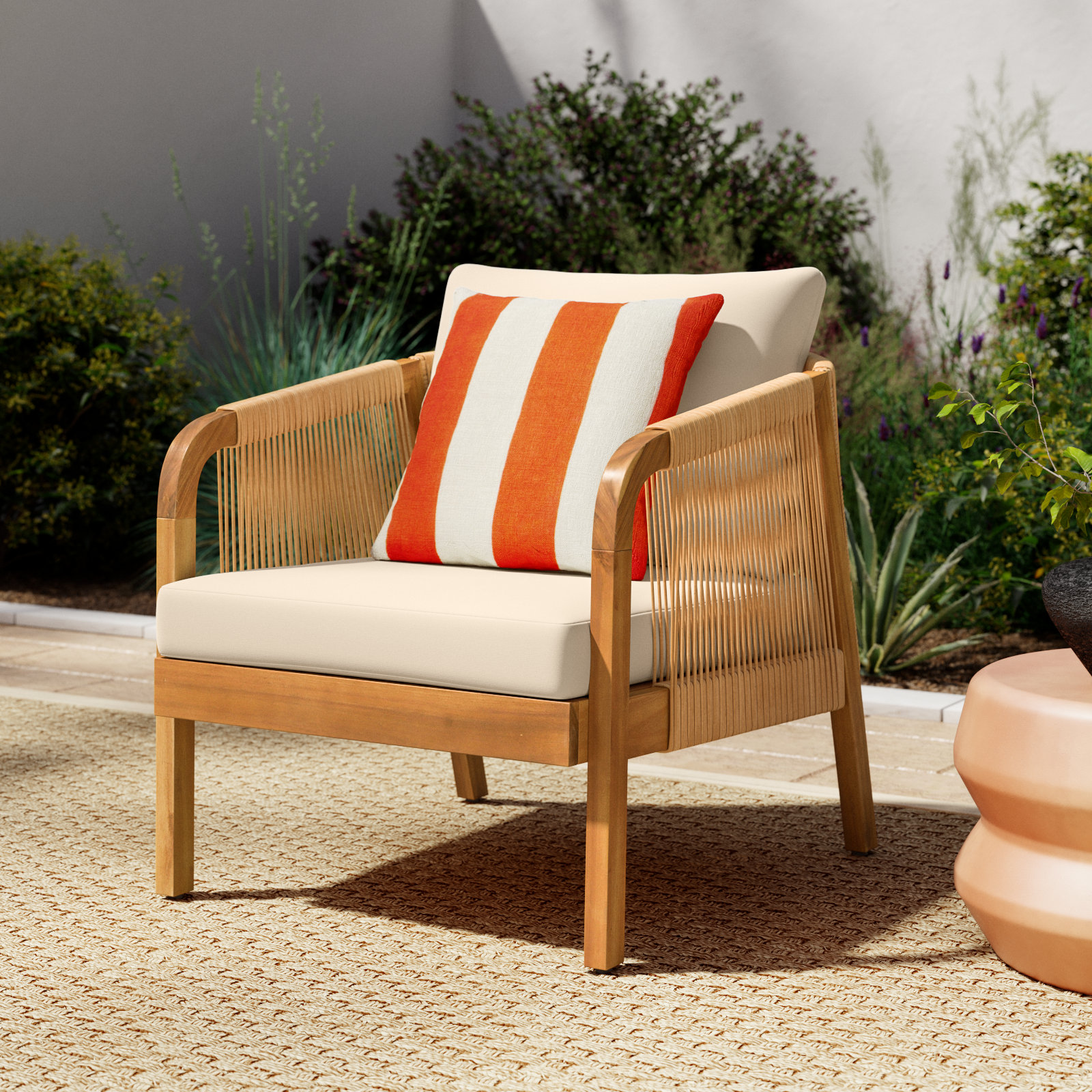 Fiora Outdoor Lounge Chair