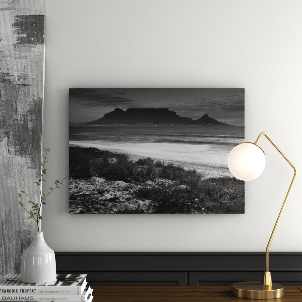 Leinwandbild „Tafelberg - Milnerton Beach in Süd Afrika“, Fotodruck