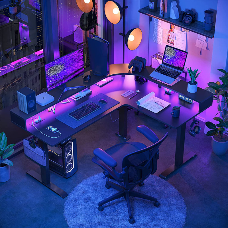 Bureau triple en L avec barre DEL, Noir