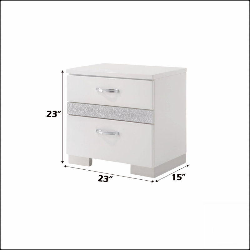 Table de chevet à finition ultrabrillante avec trois tiroirs fonctionnels, y compris un compartiment à bijoux dédié pour le rangement de la chambre à coucher organisée.