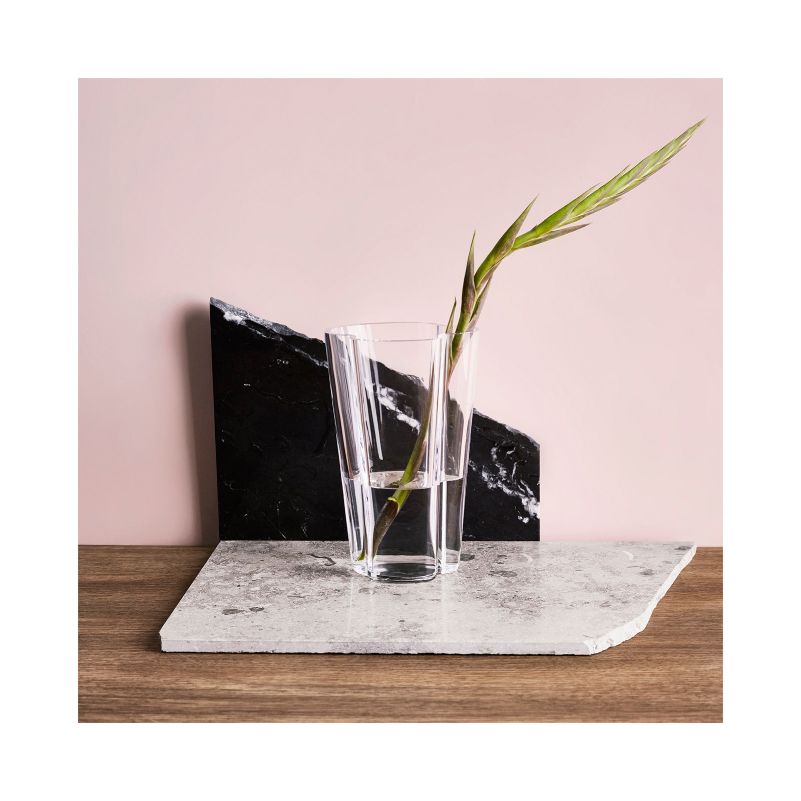 Aalto 8.66" Glass Table Vase, Clear