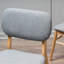 Ensemble de chaises élégantes et confortables avec un design Mid-Century et des sièges rembourrés