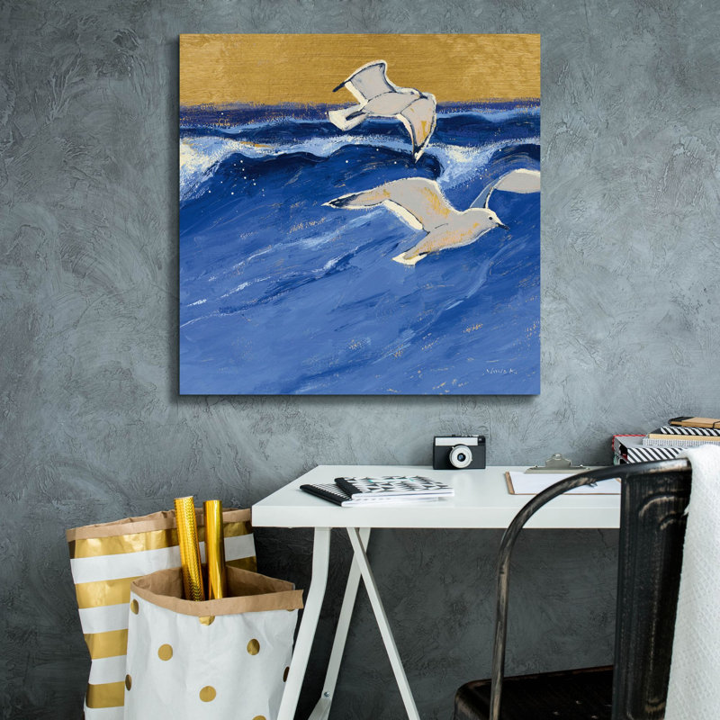«Seagulls with Gold Sky 3» par Shirley Novak, art mural sur toile, H 26 po x l 26 po x P 1,5 po