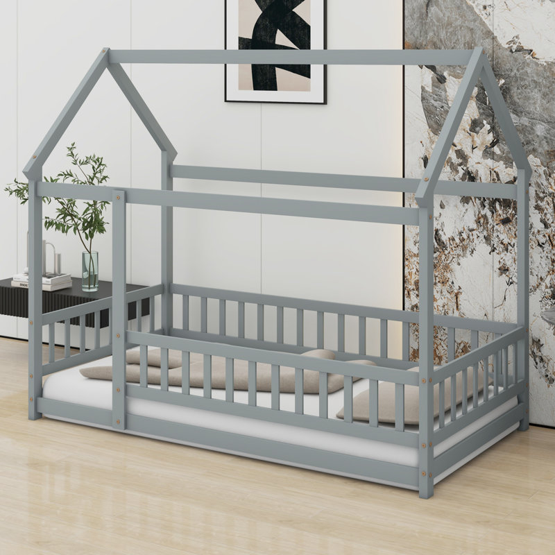 Lit en bois avec structure de toit et garde-corps de sécurité, Gris