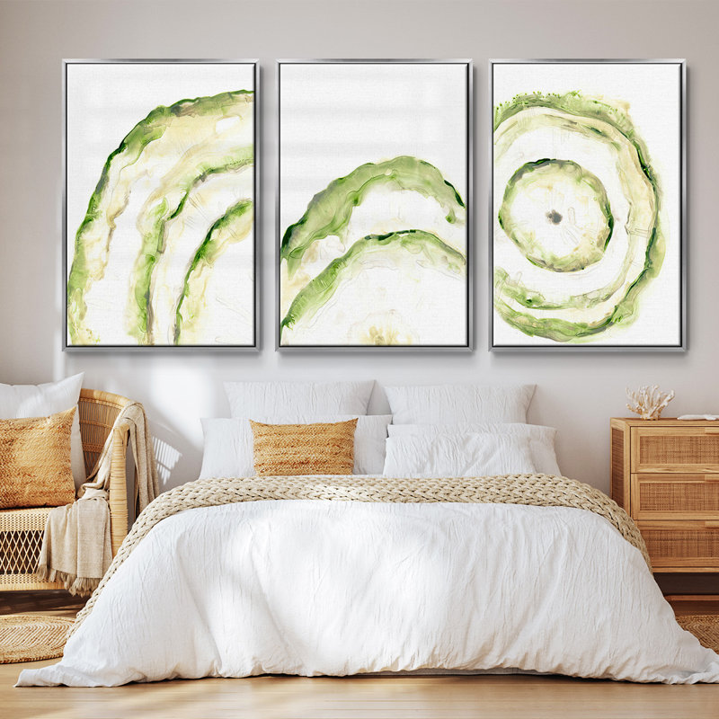 Lichen Halo I - Ensemble de 3 cadres flottants sur toile, H 36 po x l 72 po x P 2 po, Encadrement argenté