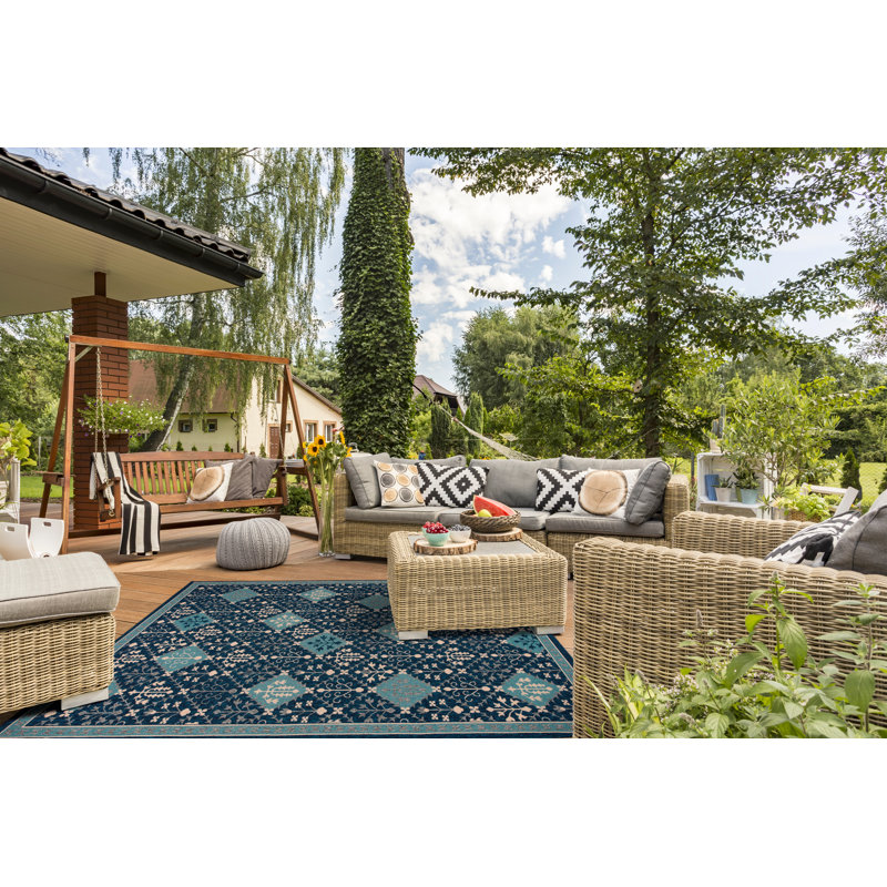 Tapis bleu marine intérieur / extérieur Wensley, Rectangle 5 pi 3 po x 7 pi 7 po