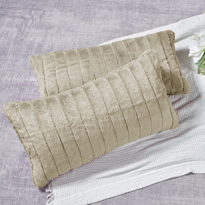 Super Mink Polyester Zip Pillow Cover