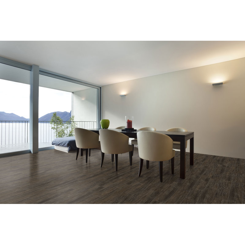Planche de vinyle de luxe en chêne 7 po x 48 po x 5 mm