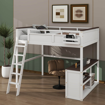 Grand lit surélevé avec bureau intégré, tablette de rangement ouverte et port de chargement USB