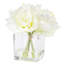 Arrangement floral de lys dans un vase