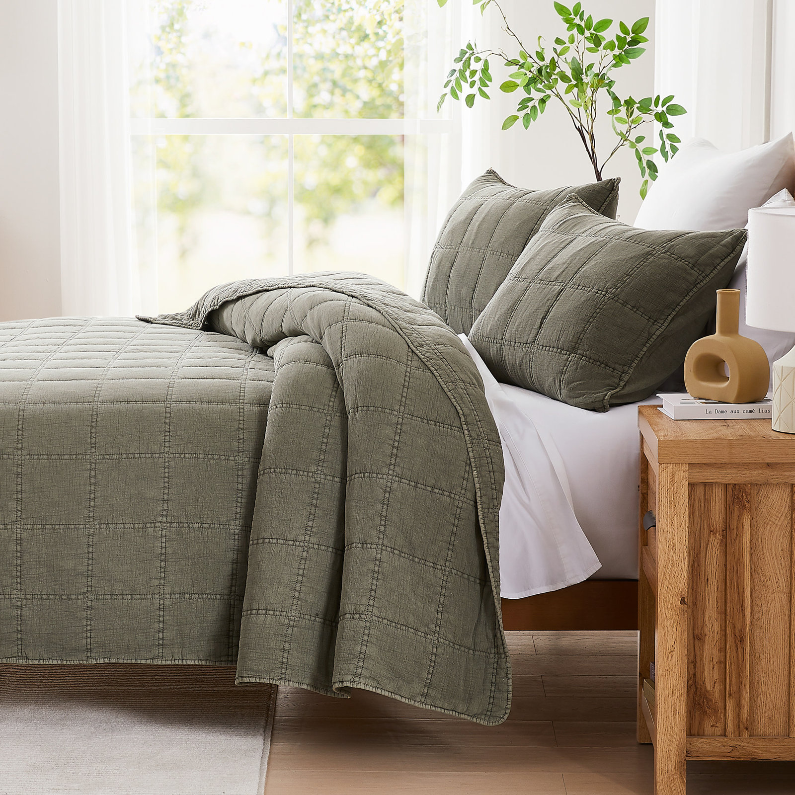 Logan Stone Washed Cotton Quilt Set, Gray, King Quilt + 2 King Shams