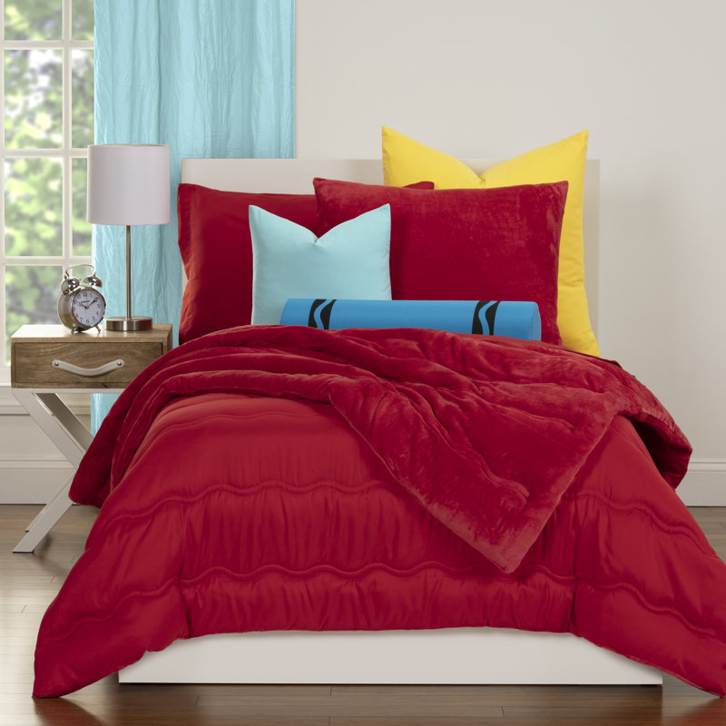 Crayola Playful Plush Reversible Comforter Set, Full/Queen Coverlet + 2 Standard Shams, Scarlet