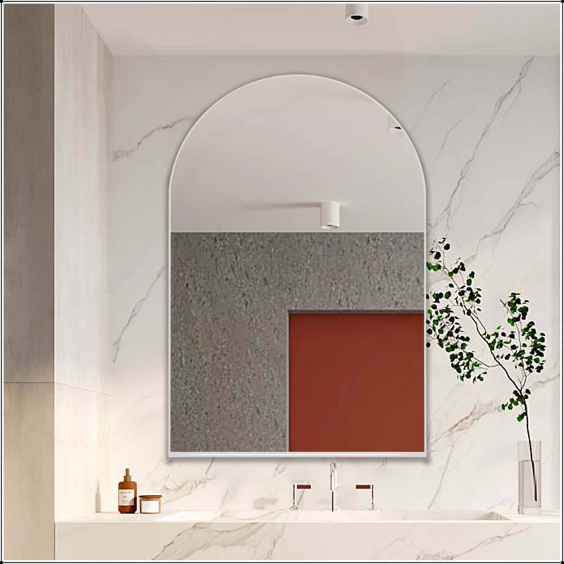 Armoire de salle de bain sophistiquée encastrée avec tablettes réglables et miroir pour un rangement amélioré