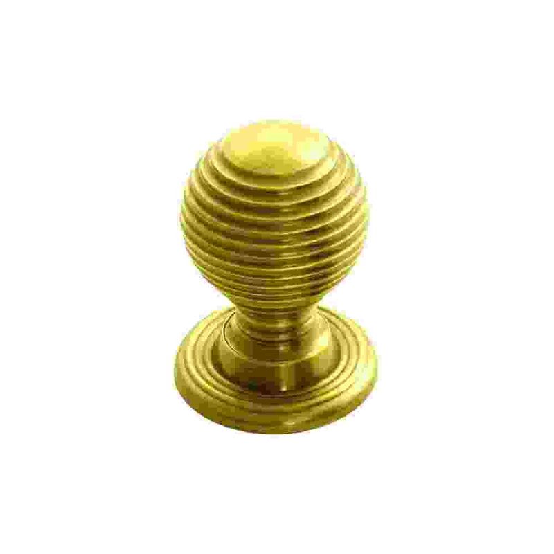 QUEEN ANNE KNOB 22Mm, Polished Brass, 4cm H x2.7cm W x 2.7cm D