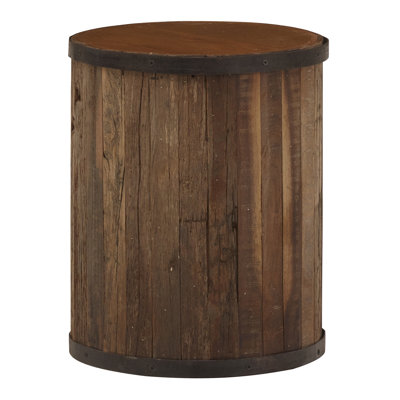 Tabouret en bois récupéré avec des accents de fer; Parfait pour les sièges ou les tables d'appoint décoratives.