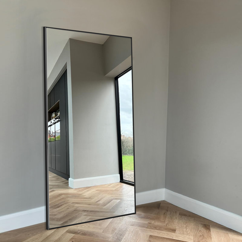 Miroir pleine grandeur Vertell, 65 po x 22 po, Noir mat