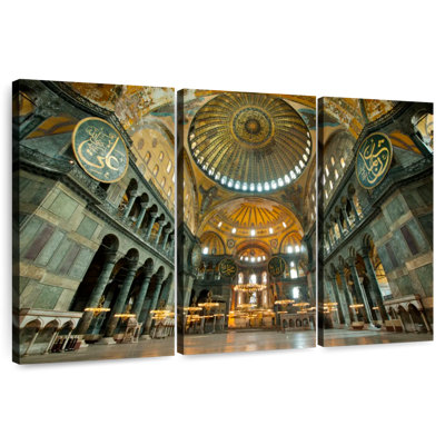 Nicci Inside Hagia Sophia