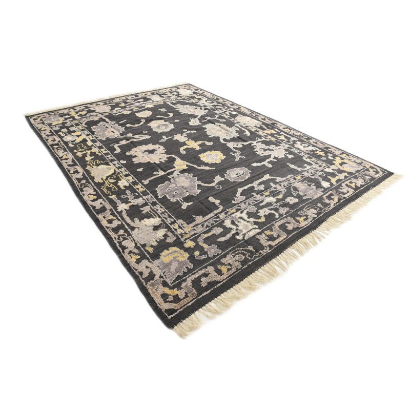 Tapis noir Nemec