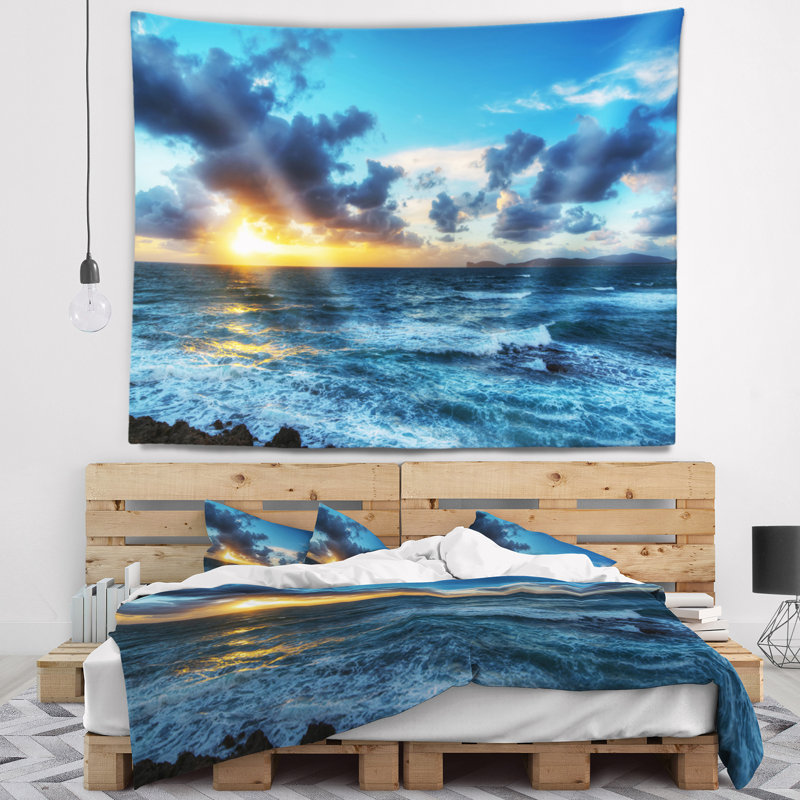 Tapisserie «Seashore Sunset at Alghero Under Dramatic Sky», H 32 po x l 39 po