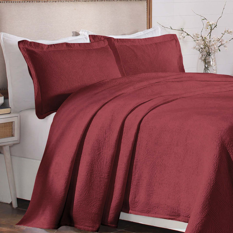 Superior Victory Cotton Matelasse Scrolling Medallion Breathable Bedspread With Pillow Sham Set, Garnet