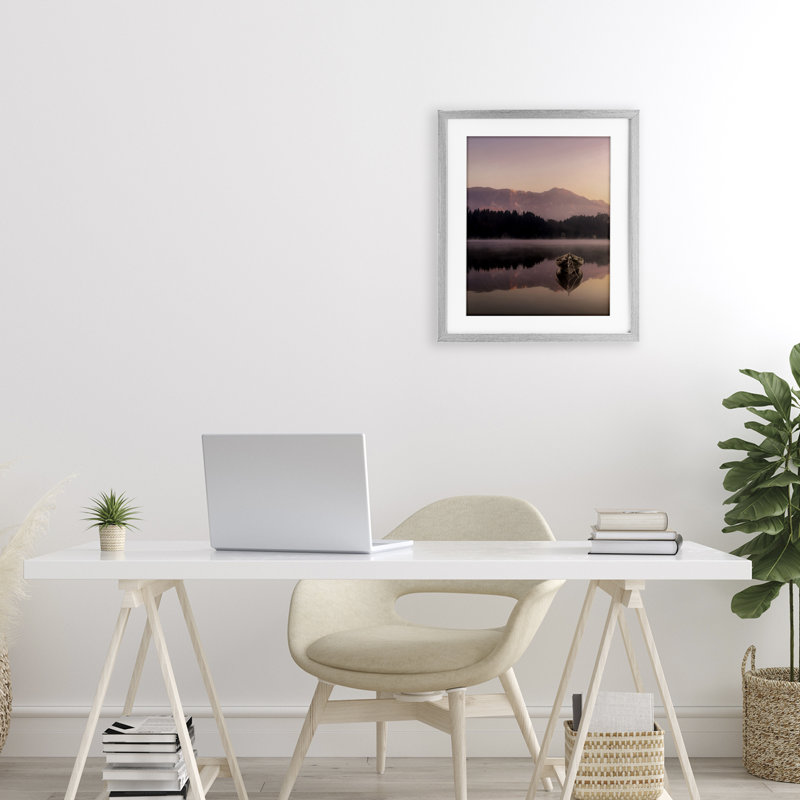 «Tranquil Lake Sunsets», reproduction encadrée sous verre, conception de Marcus Prime, H 16 po x l 13 po