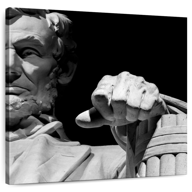 Lelar Lincoln Statue Close Up