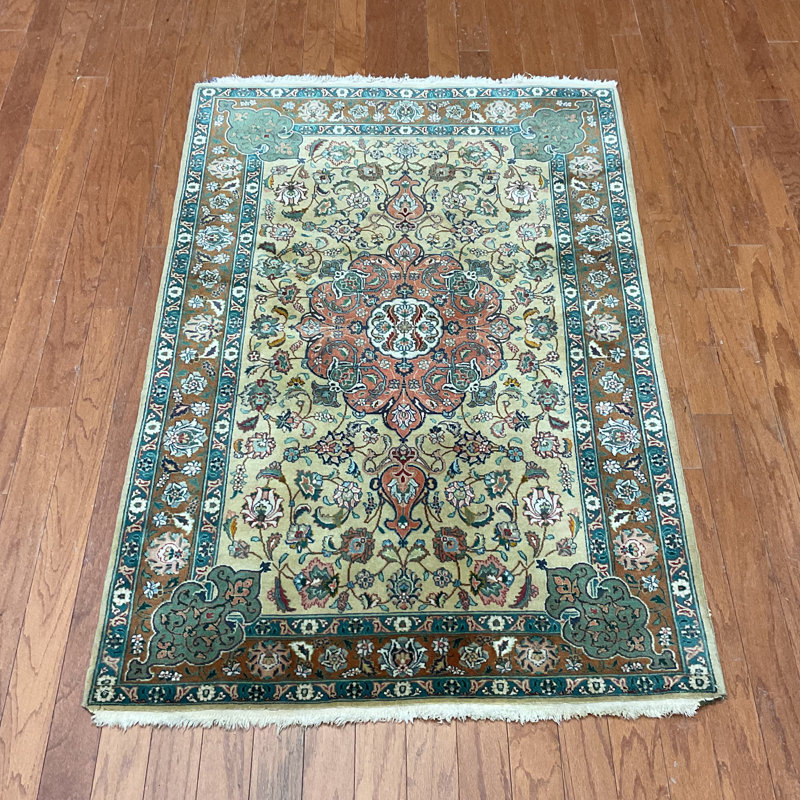 Tapis en laine fabriqué à la main Tabriz