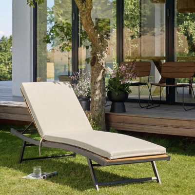All-Weather Patio Chaise Lounge Cushion With 28D High-Density Foam, Waterproof Fabric, And Washable Cover For Pool And Garden Recliners