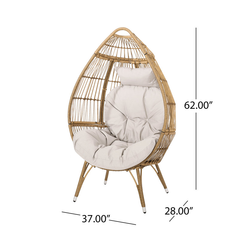 Chaise moderne en forme de larme pour le plaisir dans la cour arrière