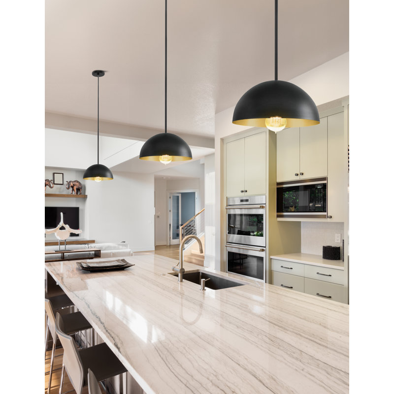 Luminaire suspendu dôme 1 lumière Elias - avec intérieur champagne doré, H 5,5 po x l 9 po x P 9 po, Noir mat