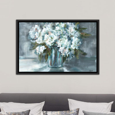 Hortensias blancs sur un paysage gris par Tre Sorelle Studios - reproduction d'art