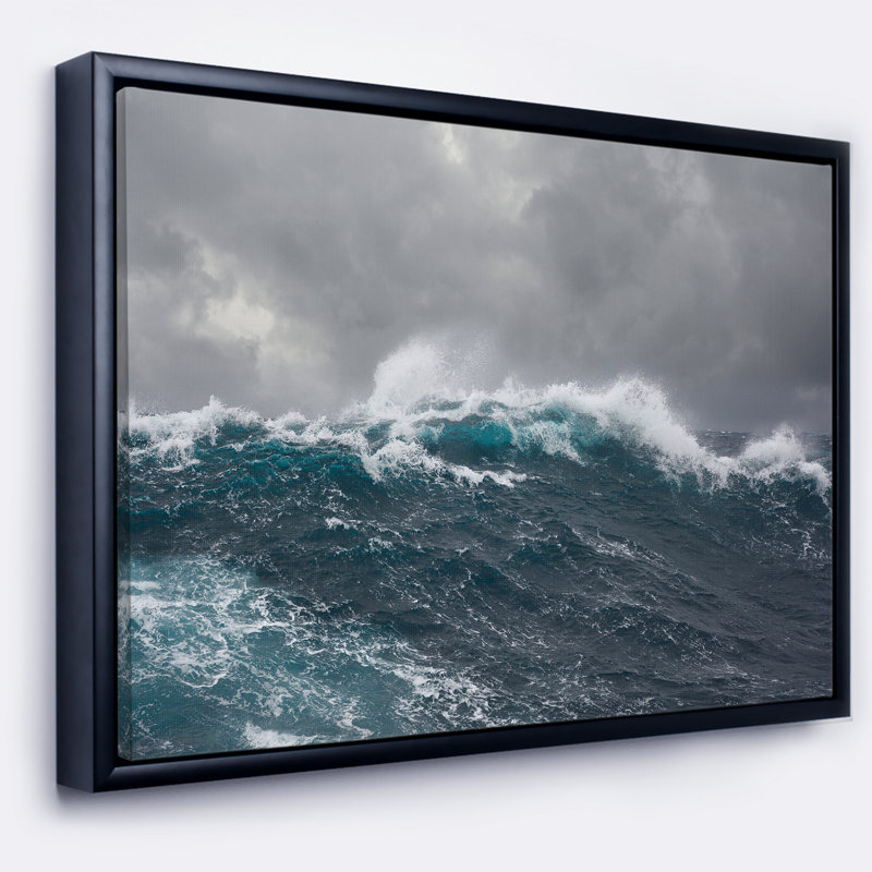 «Roaring Waves Under Cloudy Sky», photographie sur toile à cadre flottant, H 12 po x l 20 po x P 1 po