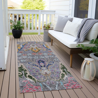 Machine Washable Indoor/Outdoor Xhevrie Gray Rug