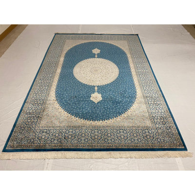 Silk Oriental Indoor Rug