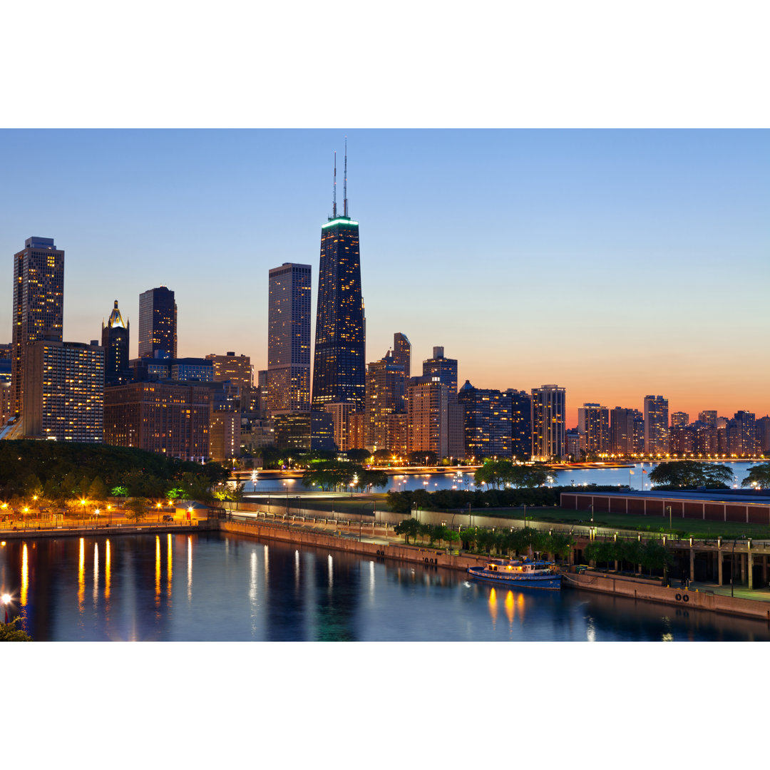 Chicago City Skyline von RudyBalasko - Foto ohne Rahmen auf Leinwand