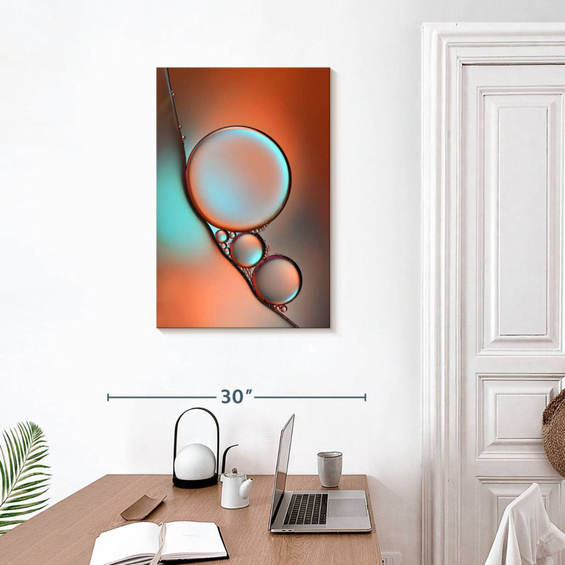 Avery Glimmer, 30" H x 20" W