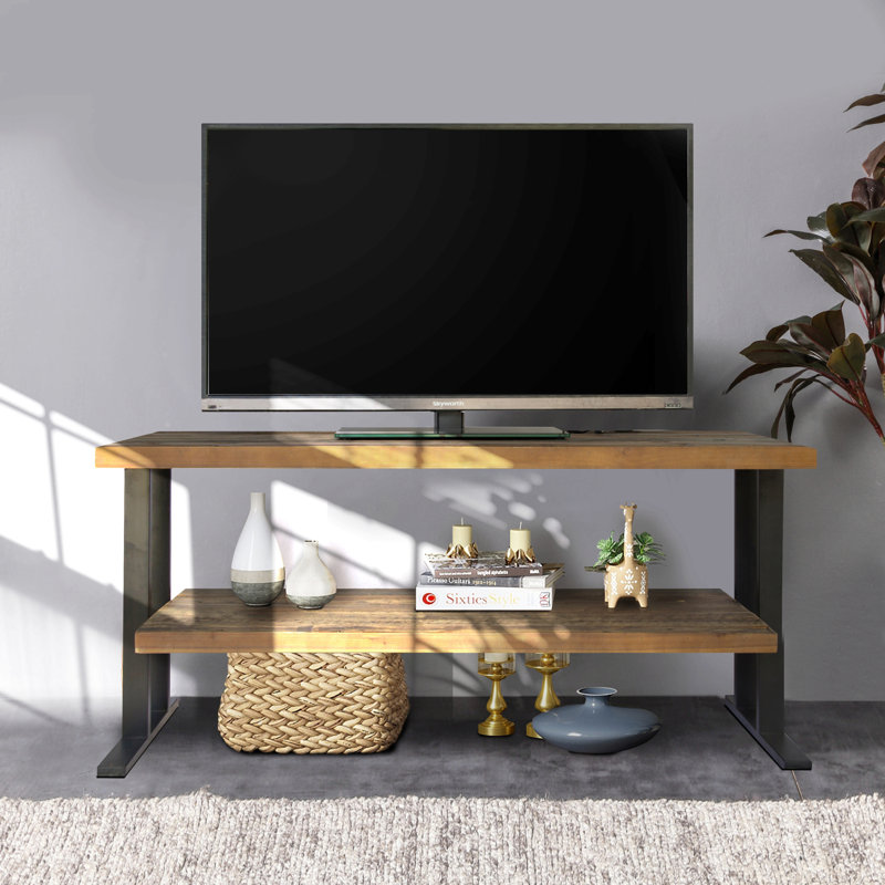 Console multimédia avec une tablette pour votre décoration intérieure, bois récupéré naturel et finition noire