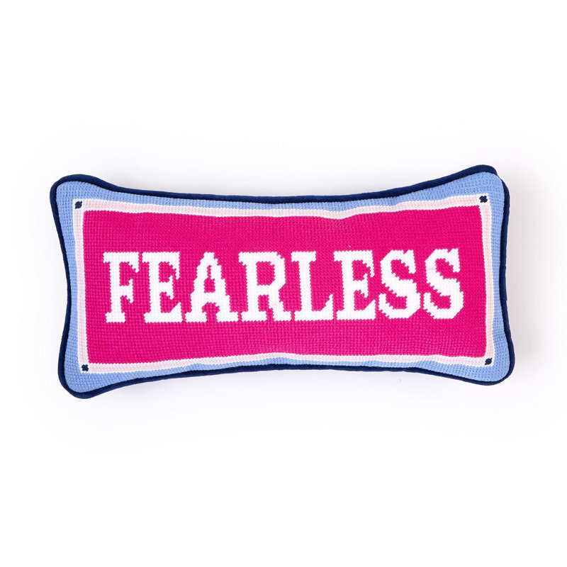 Coussin décoratif en polyester 13,5 po x 6 po Fearless Needlepoint